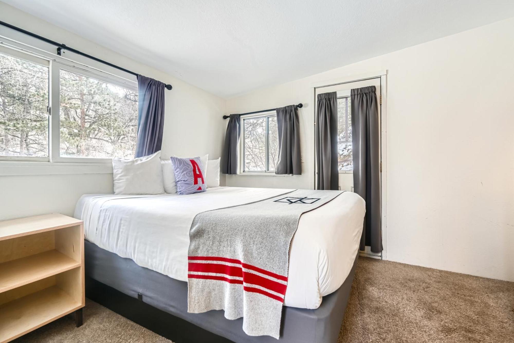 Lookout Three Bedroom Cabin